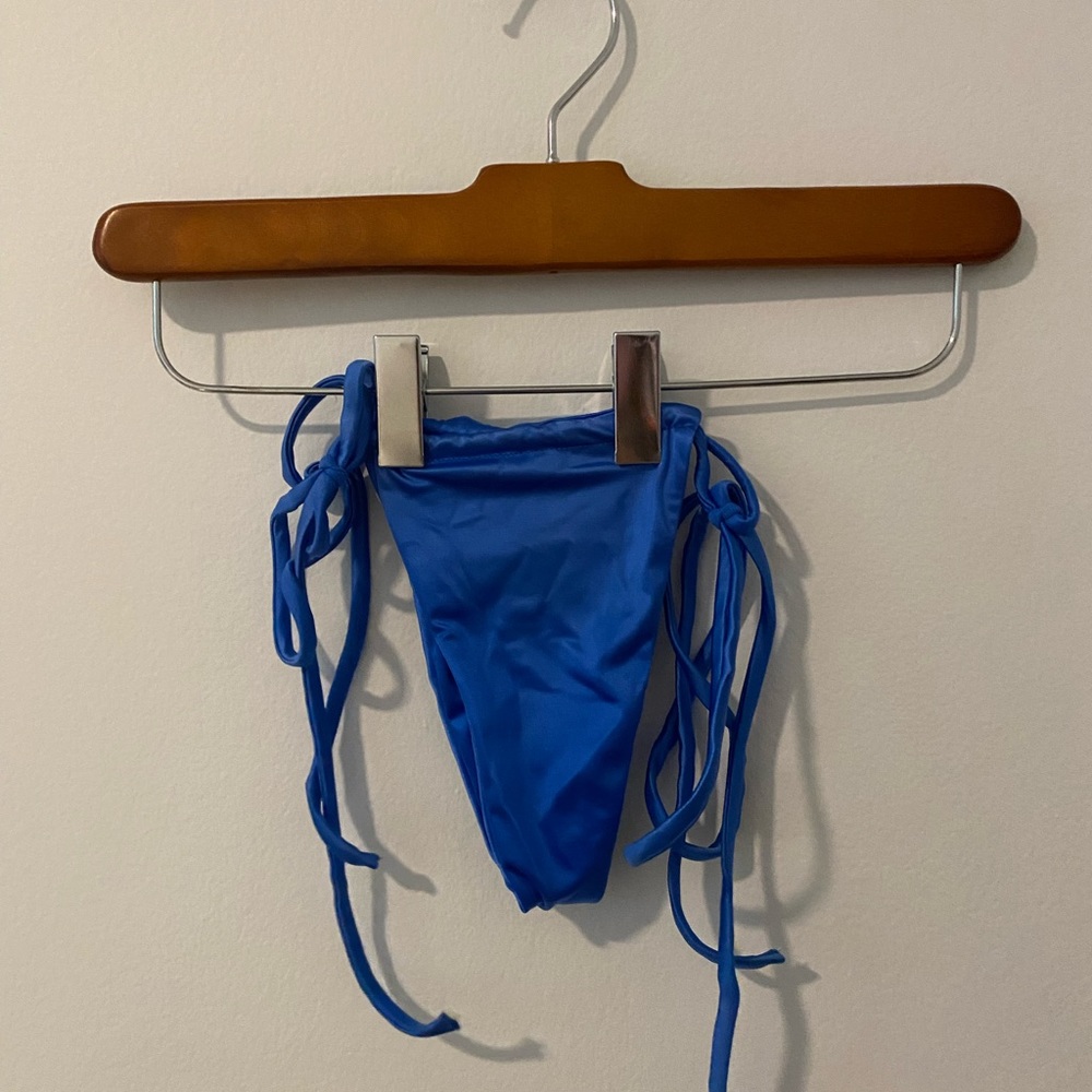 frankie’s bikini bottom